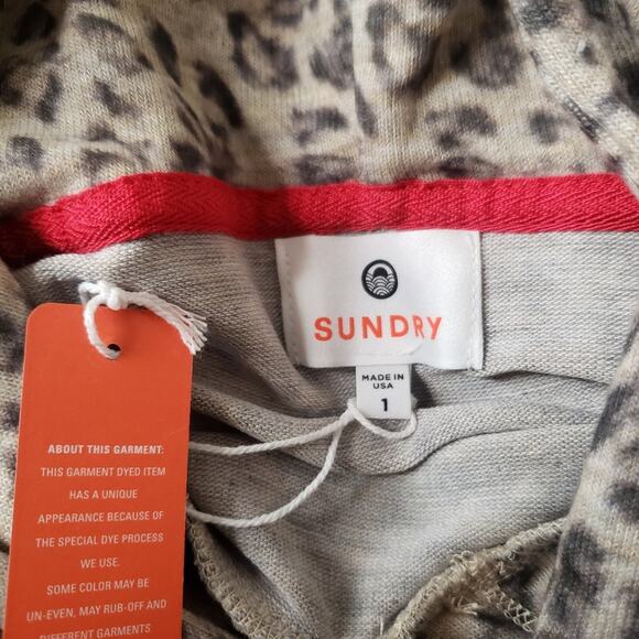 Revolve Sundry Cozy leopard print sweatsuit size small - Picture 3 of 5